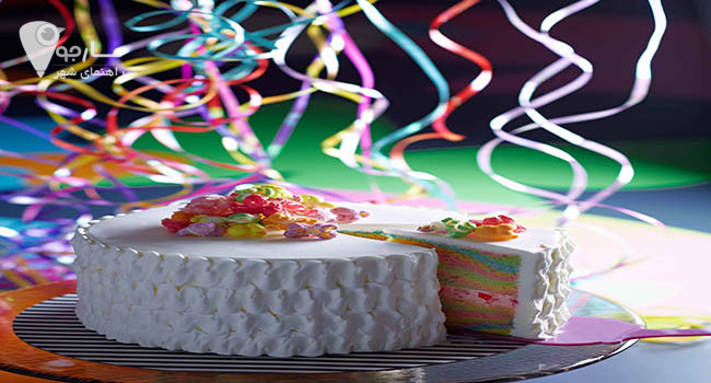کیک تولد از زمان های بسیار دور بهانه ی دورهمی و شادی در روز تولد بوده است.