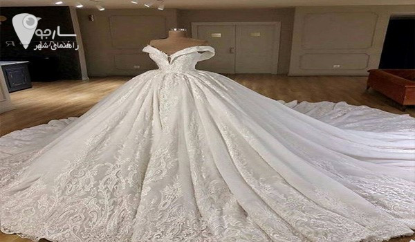 لباس عروس یقه دلبری برای اندام خاصی زیباتر جلوه دارد.